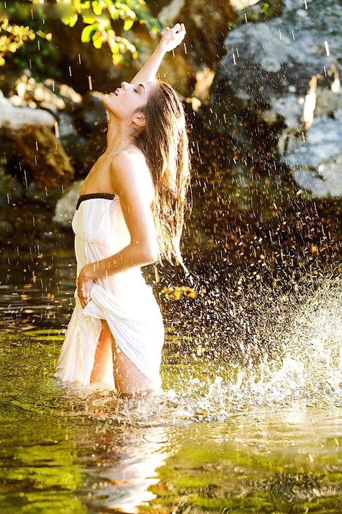 Marie Avgeropoulos in Windhoek